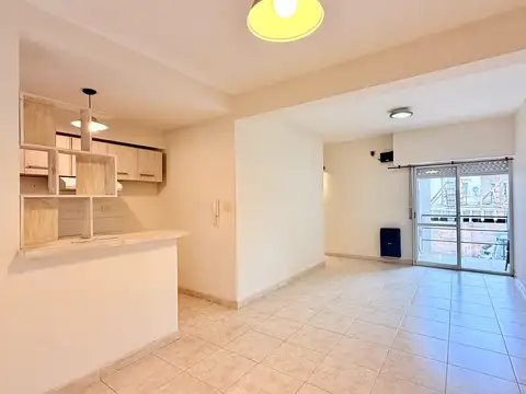 Departamento 2 ambientes en venta con balcon en lujan centro italia 652