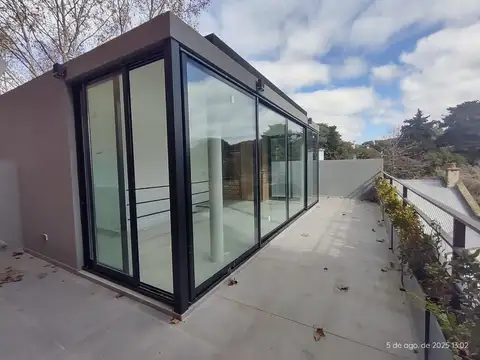 Semipiso 3/4 ambientes + terraza propia – muy luminoso