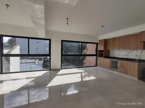 Semipiso 3/4 ambientes + terraza propia – muy luminoso