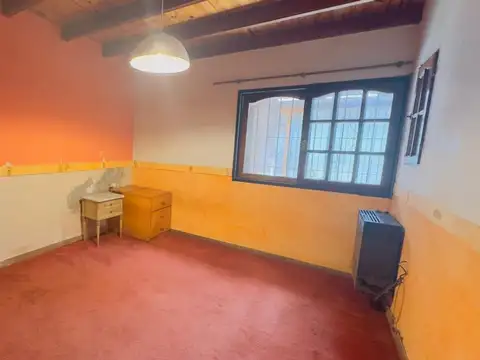 Casa en Alquiler con 1 cochera