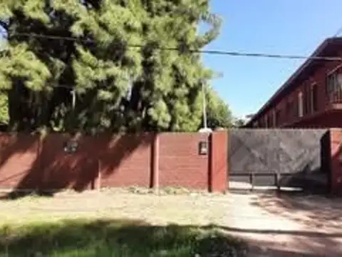 A una cuadra de colectora y a dos del Mc Donals de ruta 26