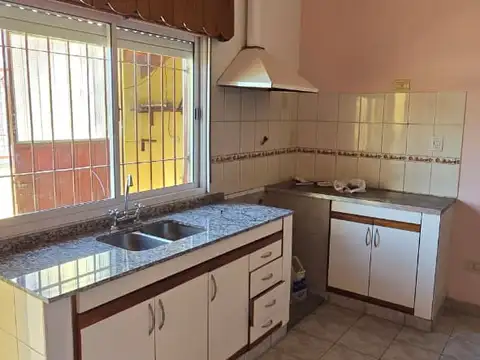 Cmte Cordero 1400, Piso 1