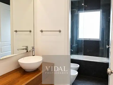 Casa 7 ambientes con 3 baños