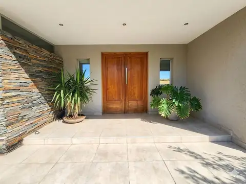 Casa en Alquiler de 3 dormitorios