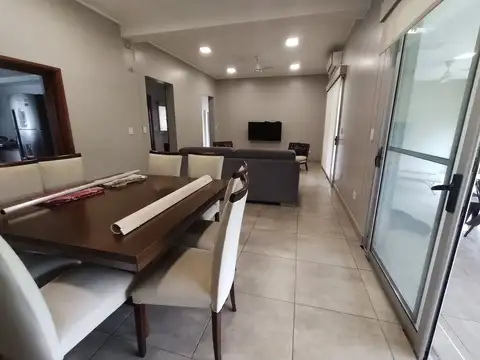 Casa 7 ambientes con 3 baños