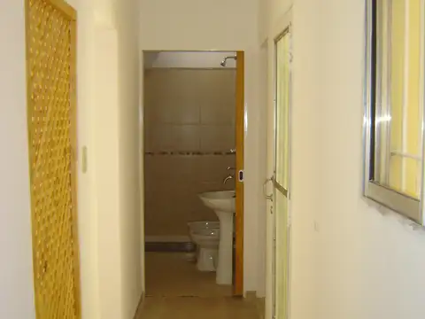Depto Tipo Casa en Alquiler en Carlos Casado, $ 600.000