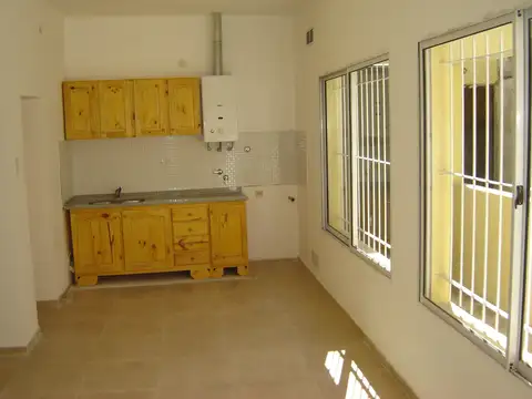 ALQUILO (OV LAGOS 2900) DEPARTAMENTO PASILLO 2 DORMITORIOS $600.000 LATZINA 2882 ACEPTAMOS GARANTIAS LABORALES