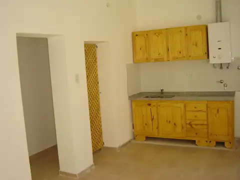 Latzina 2800, Piso Lat