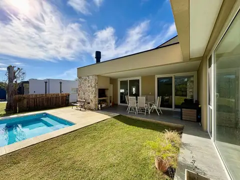 Venta Casa 5 amb El Cantón Norte piscina lote 800m