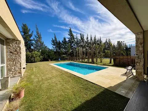 Casa en Venta en El Canton - Norte, USD 265.000