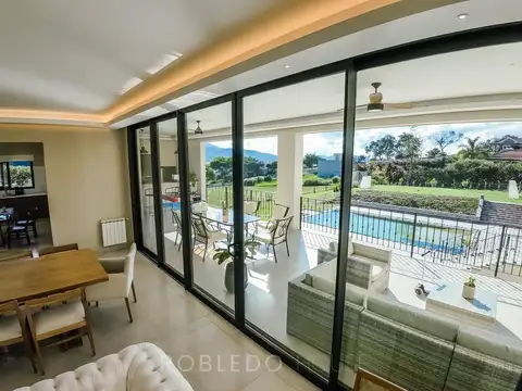Casa en Venta con 8 cocheras