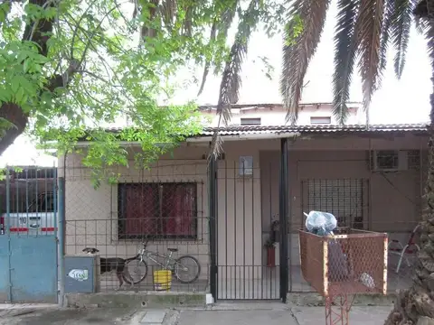 CASA DÚPLEX EN MORENO