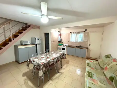 Departamento 3 ambientes con balcón al frente y cochera!