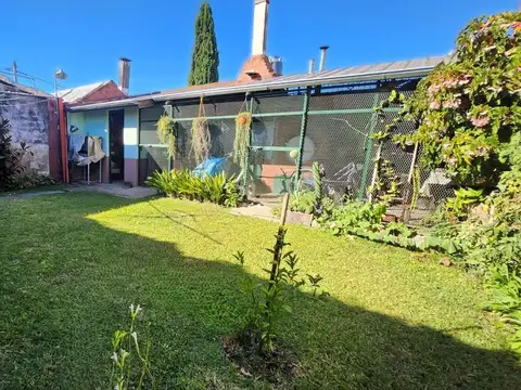 Casa 4 ambientes con 1 baño