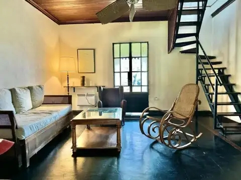 Casa 8 ambientes con 4 baños