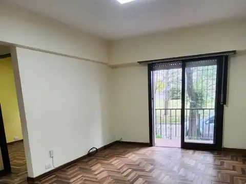 DTO 3 AMBIENTES AMPLIOS CON BALCON A LA CALLE