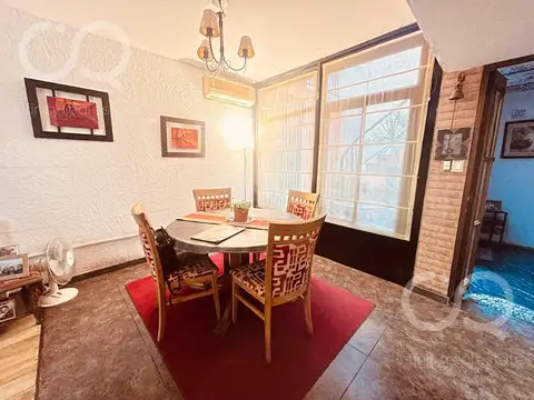Depto Tipo Casa 6 ambientes con 2 baños