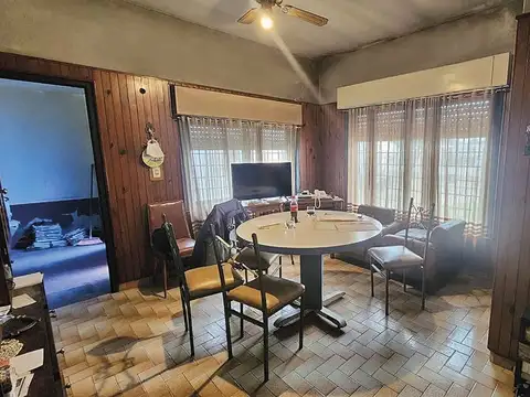 Casa 3 ambientes con 2 baños