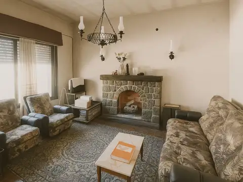 Venta Casa 3 ambientes jardín Bernal Quilmes