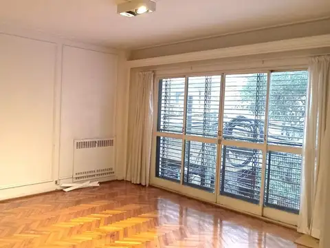 Presidente José Evaristo Uriburu 1200, Piso 2