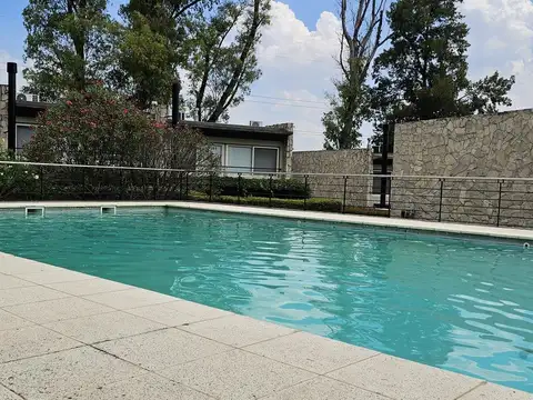 Casa alquiler triplex en Barrio Cerrado Eucalis La Horqueta 3 dormitorios