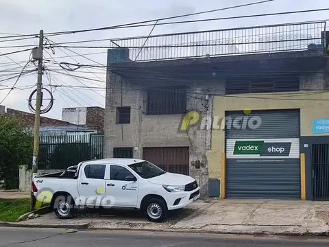 Galpón 340m² con Depto. 3 amb. con Terraza en San Martín