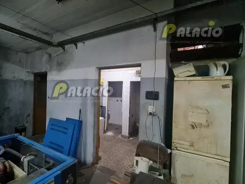 Galpón 340m² con Depto. 3 amb. con Terraza en San Martín