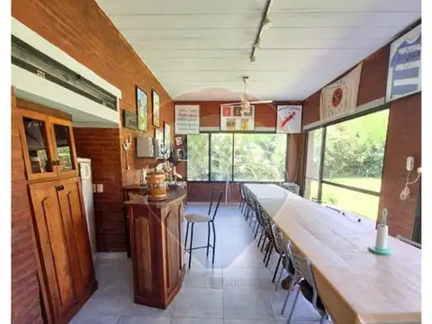 Casa en Venta con 2 cocheras