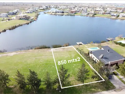 Lote en Venta al Lago Central - El Naudir