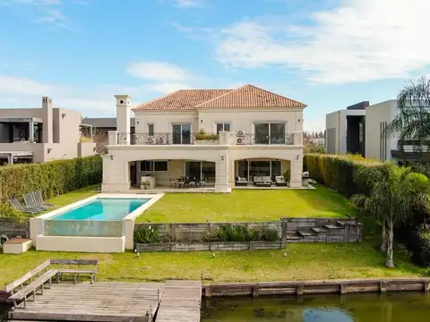Av De Los Lagos 4300