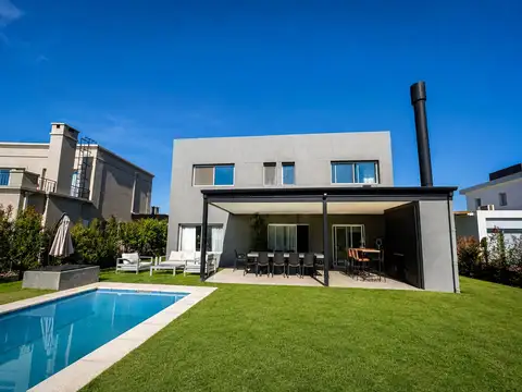 Av. de la Bahía 100, Puertos del Lago - Acacias - Puertos del Lago 100