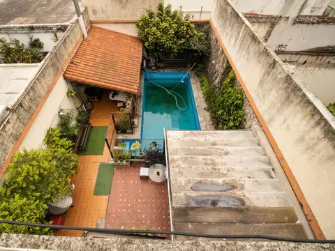 Casa 8 ambientes con 5 baños