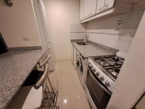 Granaderos 700, Piso 2