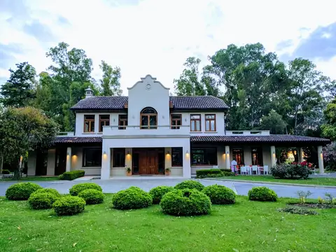 La Victoria Polo Country Club