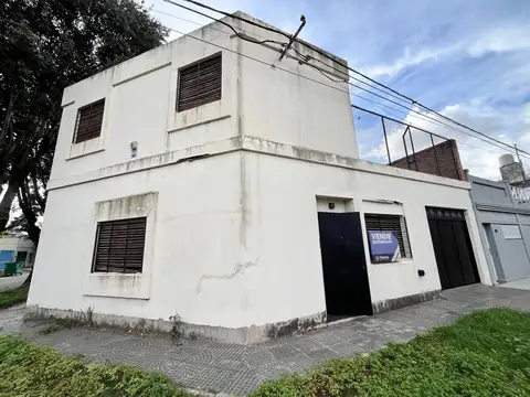 CASA A RECICLAR EN VENTA EN BARRIO FLORIDA OESTE