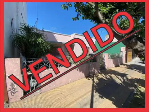 Casa en venta en  Gregorio De Laferrere