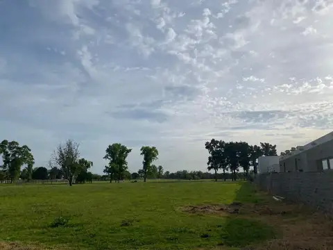 Lote en Venta - 1348 mts2 - La Plata