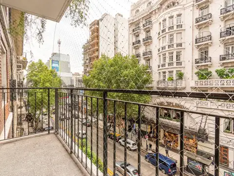 Departamento 4 ambientes con dependencia en Recoleta