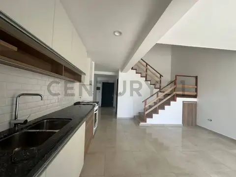 DUPLEX DE TRES DORMITORIOS EN VENTA EN SAN CARLOS - LA PLATA