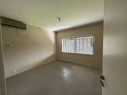 Casa en Alquiler en Grand Bourg, $ 3.500.000