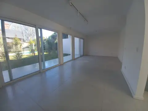 Casa en venta San Isidro calle sin salida