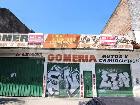 Av. Andres Rolón al 2100 entre Marconi y Julian Navarro