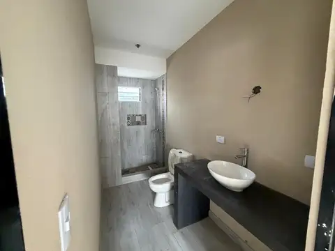 VENTA CASA 6 AMBIENTES EN LA LONJA PILAR