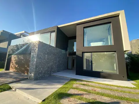 Casa  en Venta en El Yacht, Nordelta, Tigre