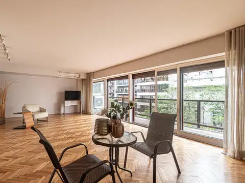 Lindísimo Piso A Nuevo en Quintana y Ayacucho - 205m2 - Con Cochera y Baulera