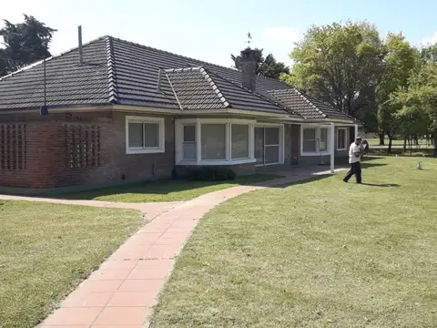 Casa 5 ambientes con 4 baños