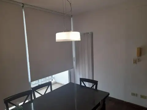 Parana 800, Piso 7