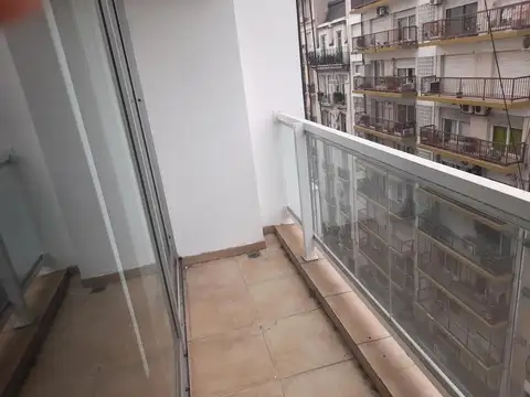 VENTA DE MONO AMB EN RECOLETA PISO 7 SUPER LUMINOSO! UNICO!