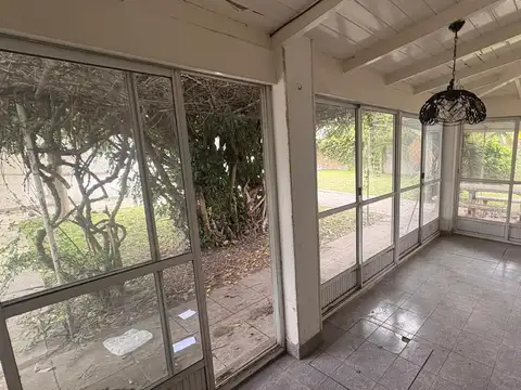 Casa 3 ambientes con 2 baños