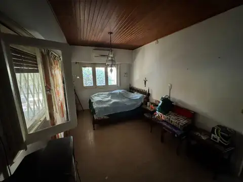 CASA EN VENTA - 4 AMB CON PARQUE - SAN ANTONIO DE PADUA